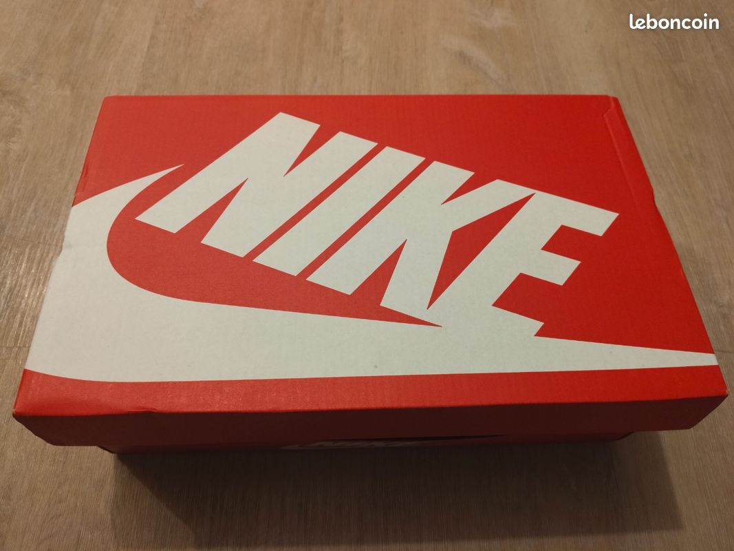 Nike Air Max Moto 2K (image 5)