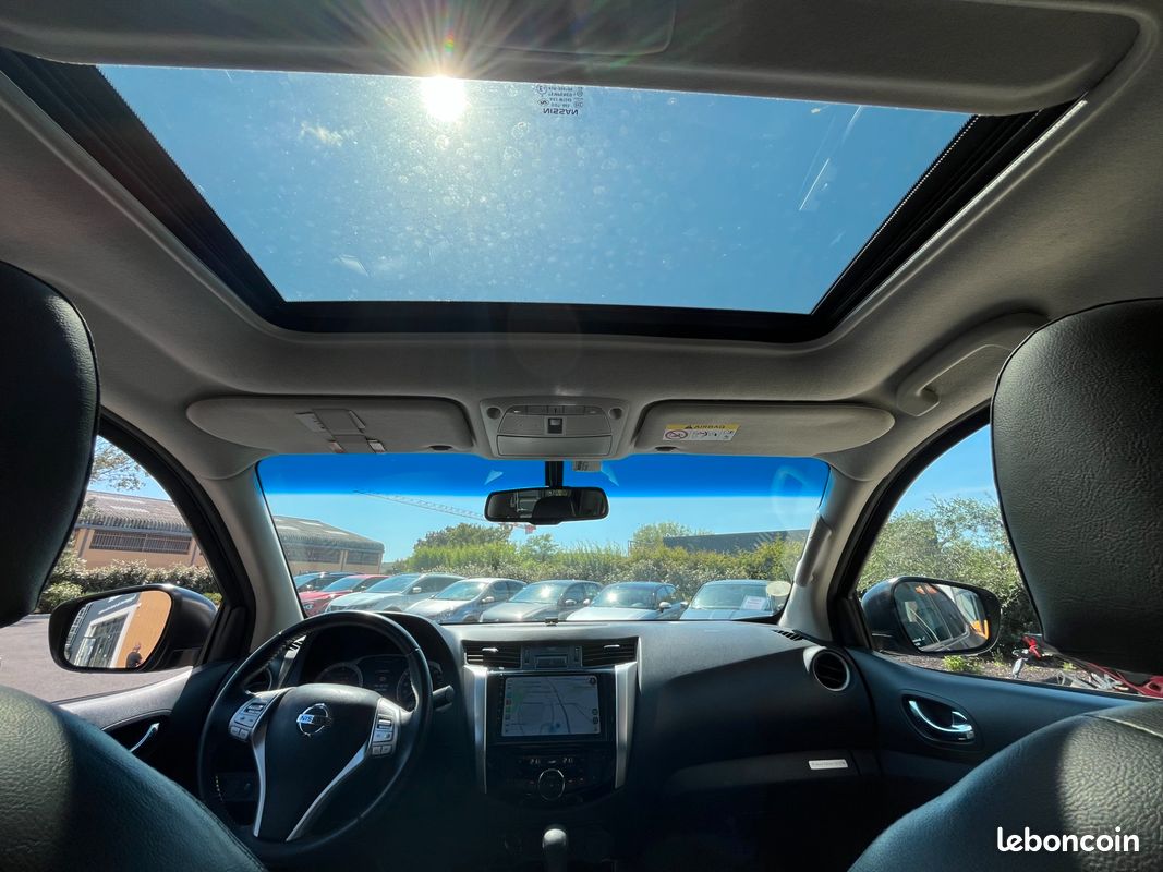 Nissan np300 navara premium edition 190ch double cab 2.3 dci 4wd bva - toit ouvrant - camera 360 - carplay (image 9)