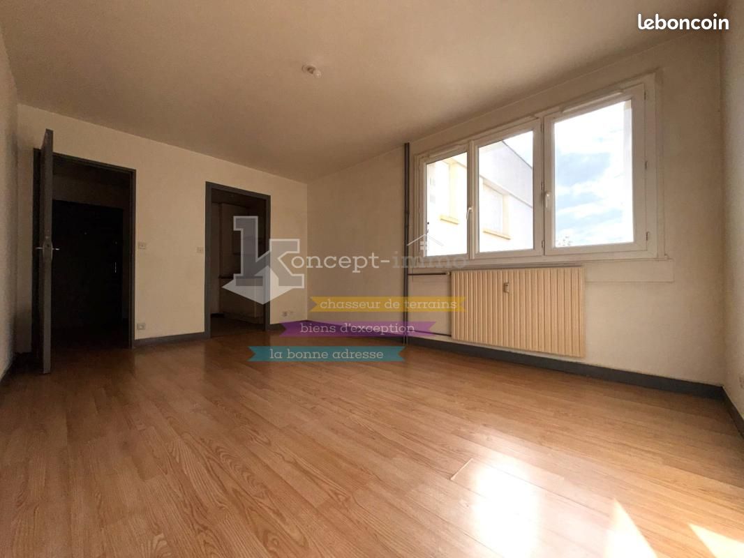 Appartement 1 pièce 28 m² · à Clermont · 28 m² · 450 €