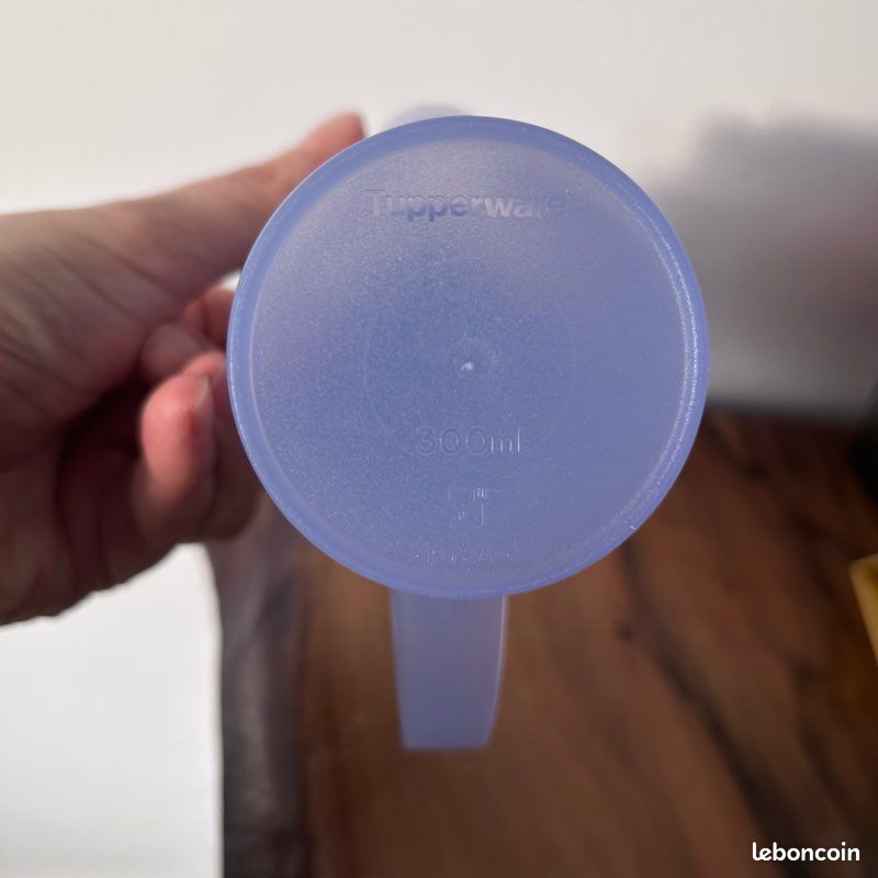 Vintage Tupperware pichet avec couvercle Photo Stock - Alamy Vintage Tupperware pichet avec couvercle Photo Stock - Alamy