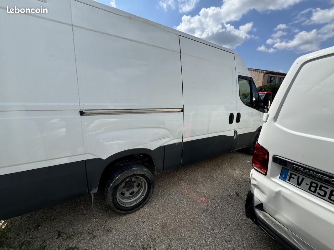 Iveco Daily DOUBLE ESSIEU 35s 2.3D 136cH/VENTE A PRO/TVA (image 10)