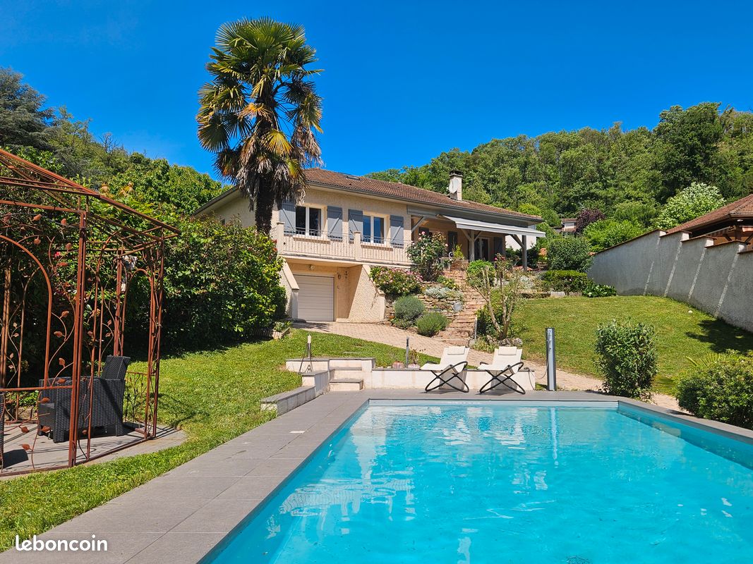 Maison 7 pièces 140 m² · à Miribel · 140 m² · 559 000 €