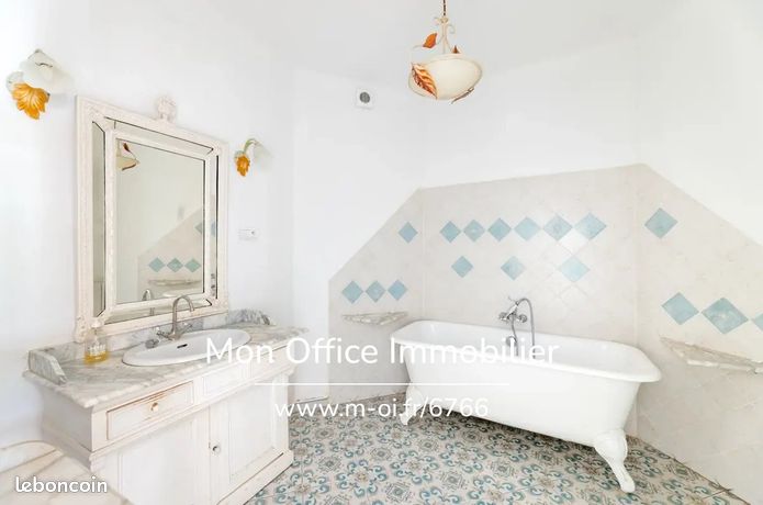 Maison 6 pièces 210 m² — 9
