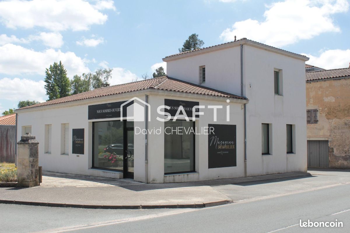 Immeuble 180 m² · à Saint-Genis-de-Saintonge · 180 m² · 210 000 €