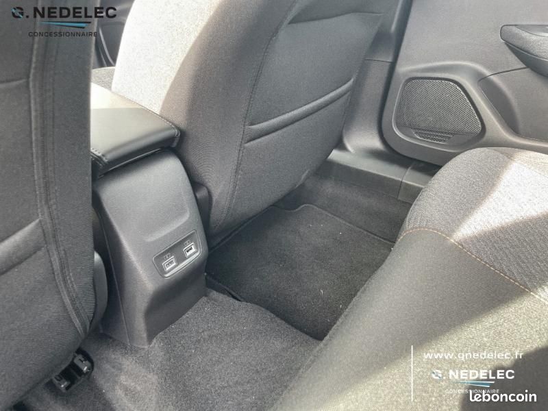 Peugeot 2008 e-2008 156ch Style (image 17)