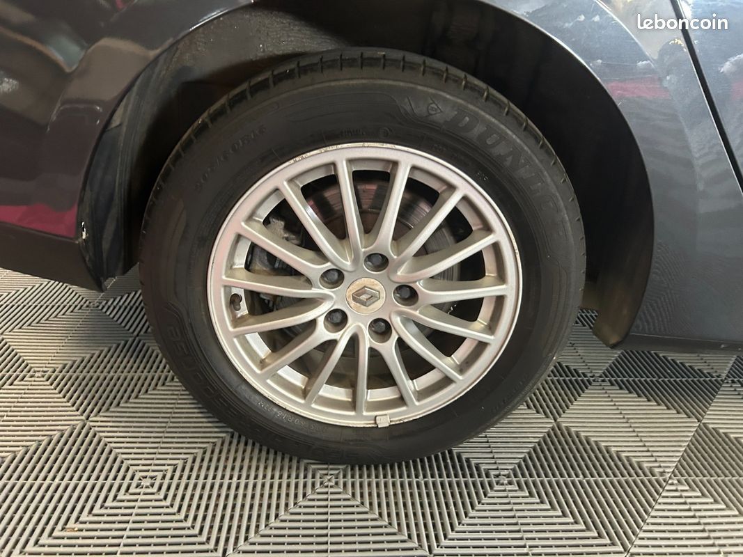 RENAULT LAGUNA 1.5 dCi 110 FAP eco2 Expression Champion (image 11)