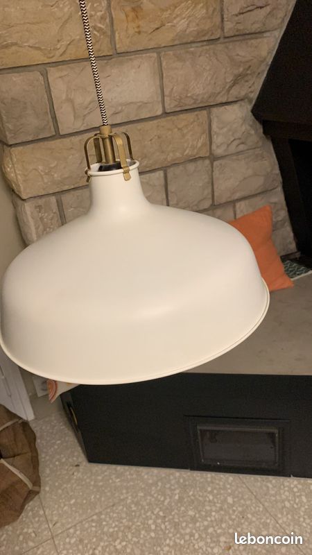 Lustre blanc (image 1)
