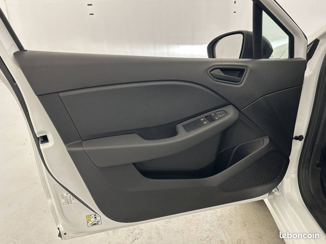 RENAULT Clio SCe 65 Authentic (image 11)