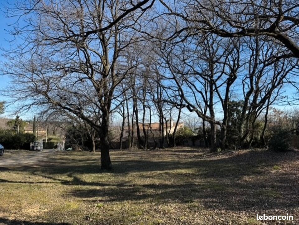 Terrain 1 350 m² Rochefort Du Gard · à Rochefort-du-Gard · 185 000 €