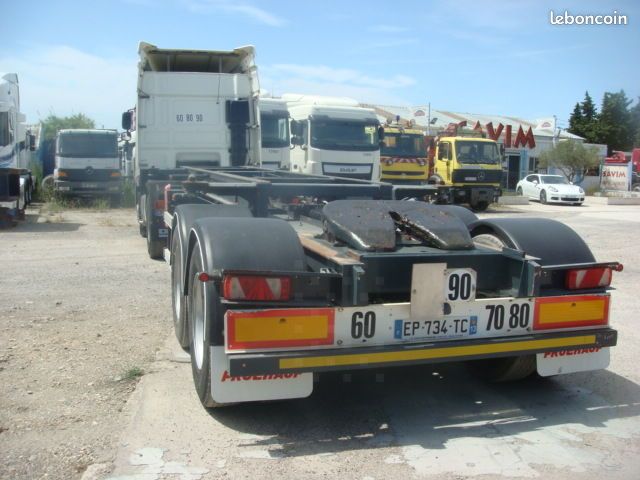 Fruehauf PORTE CONTAINER 20 PIEDS TIREUSE 2017 (image 2)