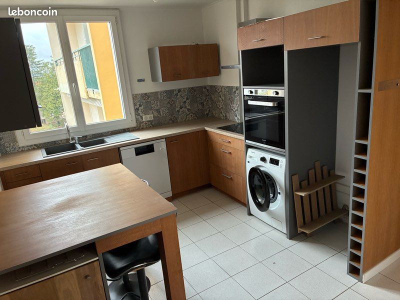Appartement 3 pièces 70 m² · à Bron · 70 m² · 1 000 €/mois