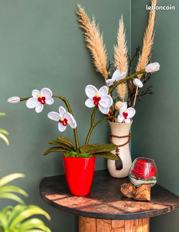 Orchidée monté au crochet (image 1)