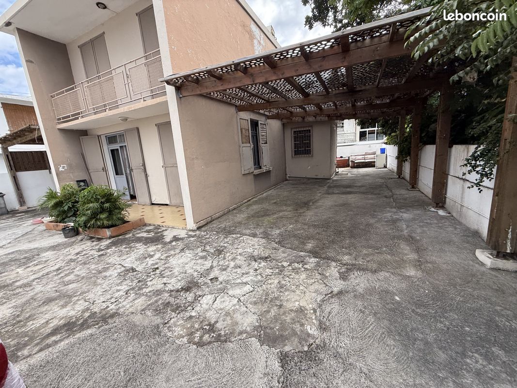 Maison 5 pièces 140 m² · à Saint-Denis · 140 m² · 378 000 €