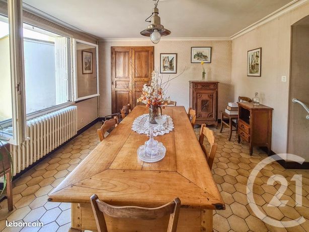 Longère 11 pièces 176 m²