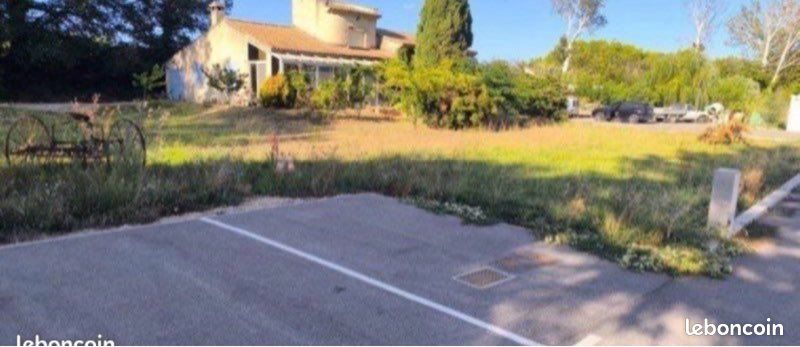 Terrain constructible viabilisé 630m2 · à Lamanon · 260 000 €
