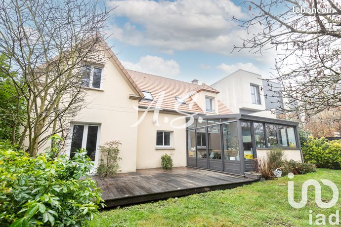 Maison 9 pièces 200 m²