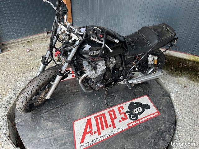 Protection Chaîne Noire Clean IBEX – Compatible Yamaha XJR 1200 (1994-98) & XJR 1300 (1999-2016)