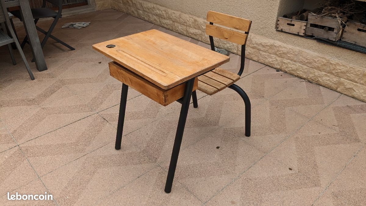 Ancien bureau d'enfant refait à neuf (image 1)