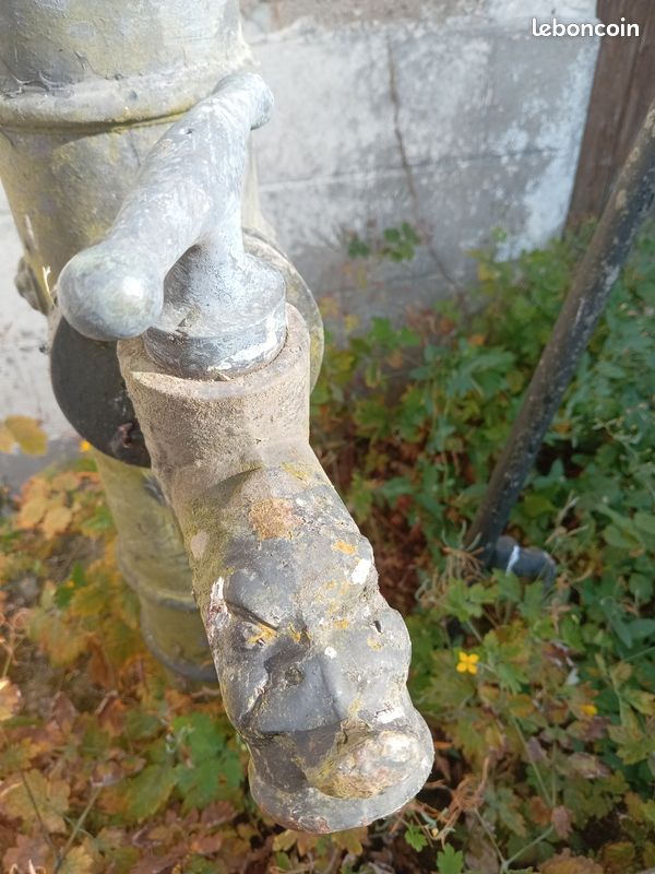 Robinet fonte de pompe 19e siecle (image 3)