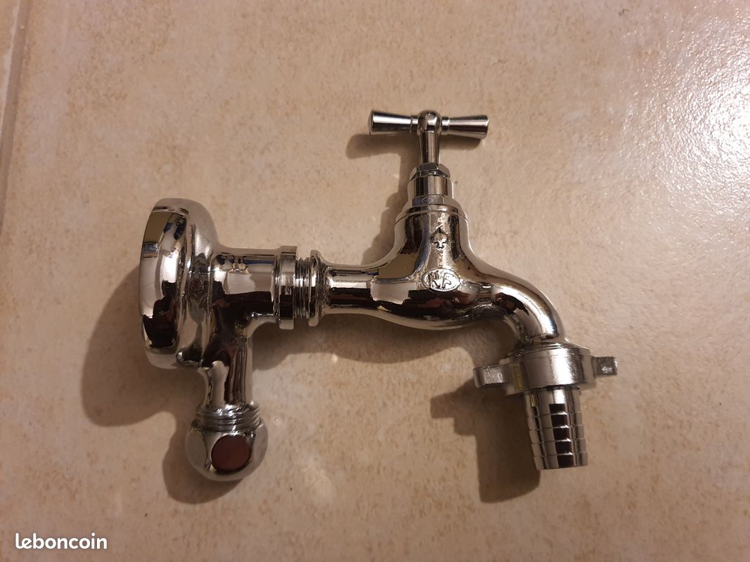 Robinet de puisage laiton chromé avec applique "NEUF" (image 1)
