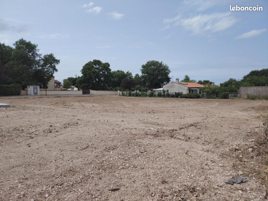 Terrain 1 363 m² Anais · 42 000 €