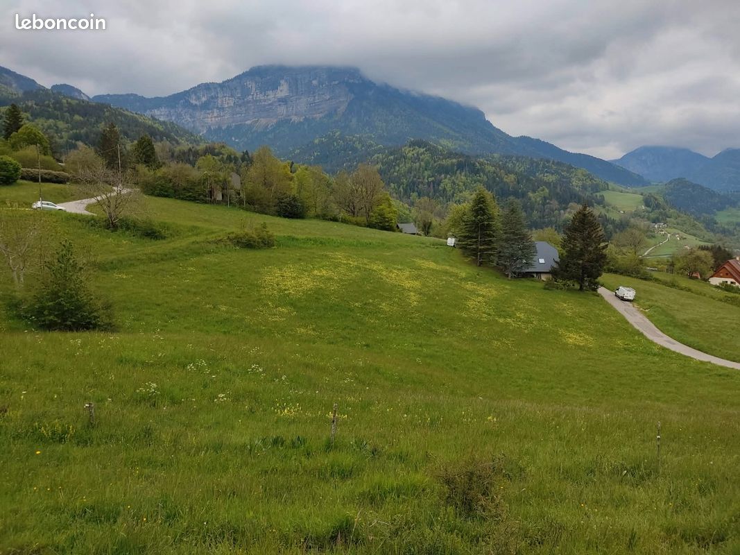 Parcelle Pré Terrain agricole de 11 840 m² - Terrain en pente · à Entremont-le-Vieux · 14 900 €