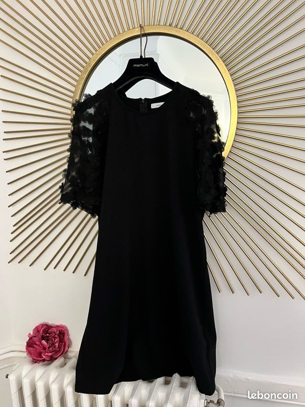 Robe noire manches dentelle (image 1)