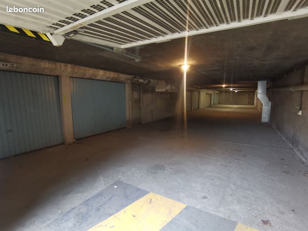 Parking/box PARIS · 140 000 €