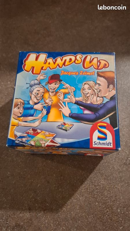 Hands up (image 1)