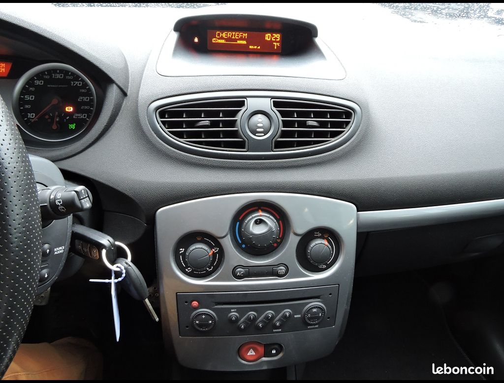 Renault Clio III RS R27 FI TEAM N°2657 (image 10)