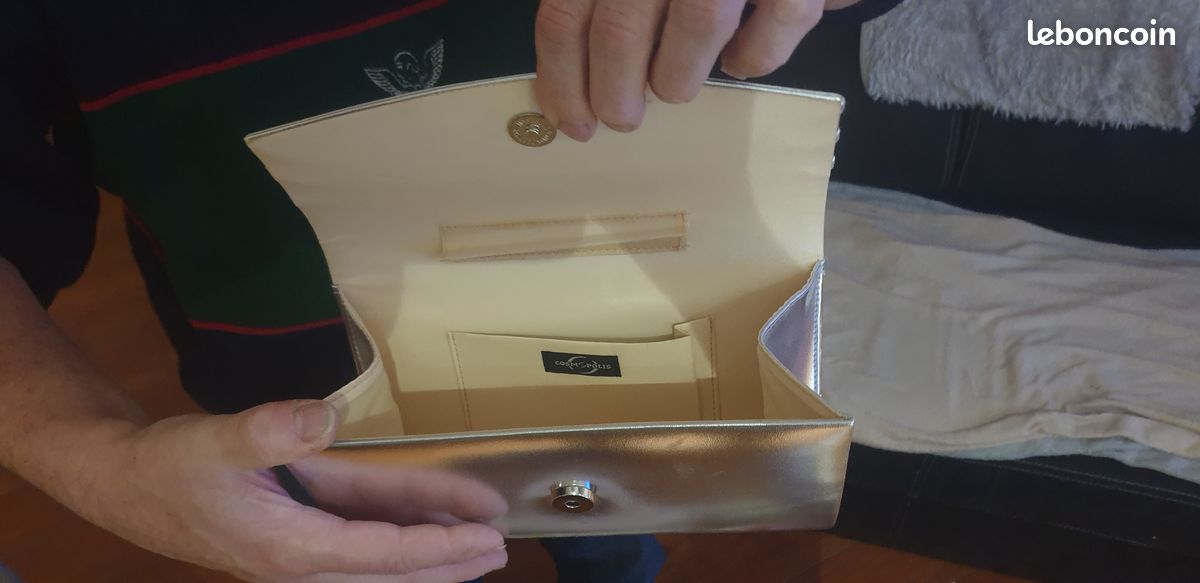Jolie pochette de soirée argentée (image 2)