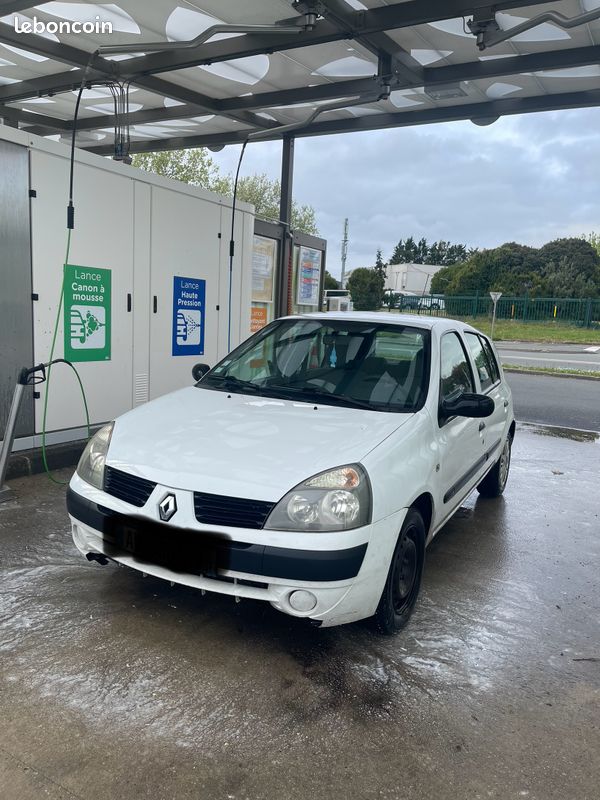 Clio 2 à saisir (image 1)