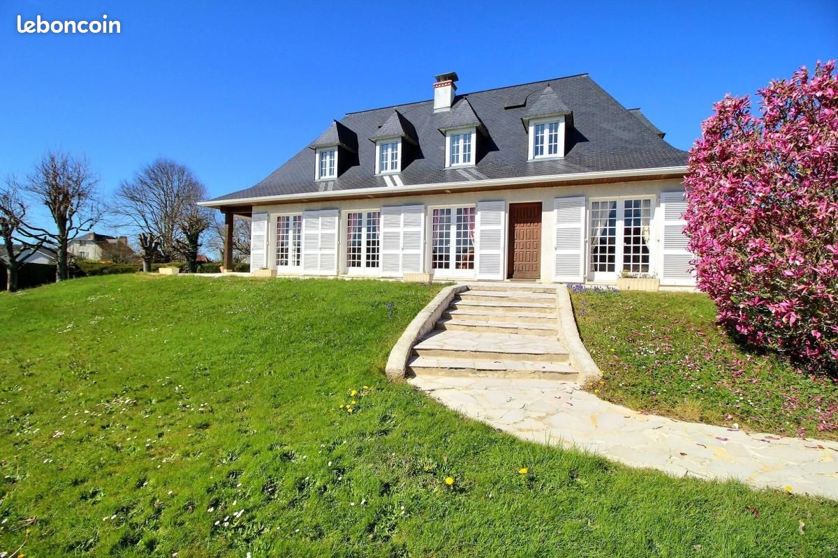 Maison 7 pièces 221 m² · à Morlaàs · 221 m² · 349 000 €