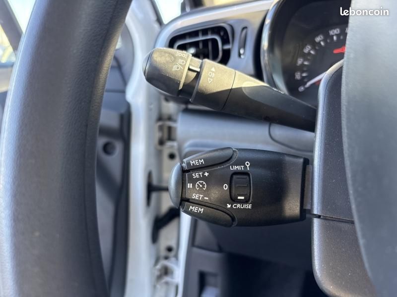 Citroen C3 1.2 PureTech 83ch S&S Feel 122-123g (image 15)