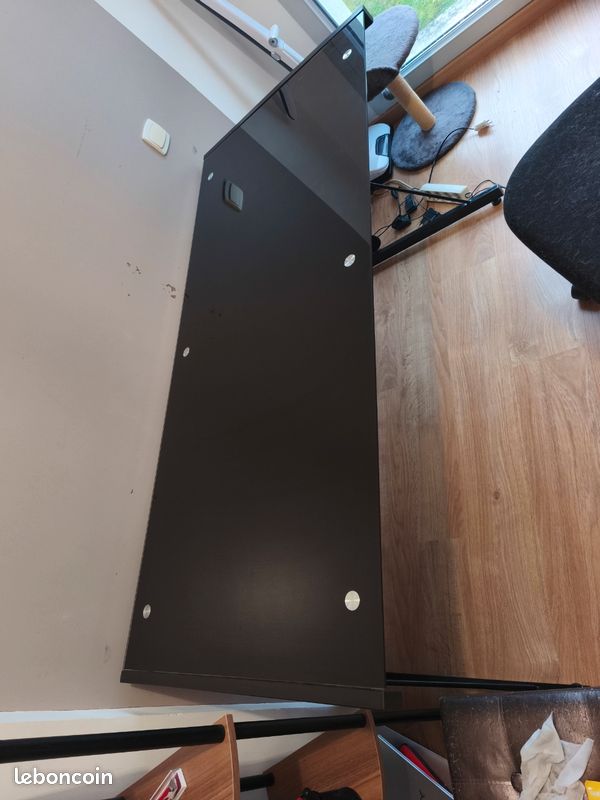Bureau (image 1)