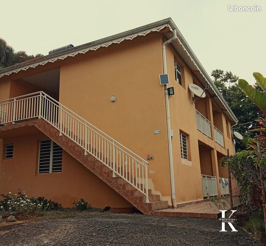 Immeuble 240 m² · à Le Marigot · 240 m² · 588 000 €