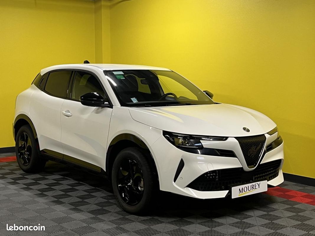 ALFA ROMEO JUNIOR 1.2 Ibrida - 145 - BV eDCT6 Premium (image 9)
