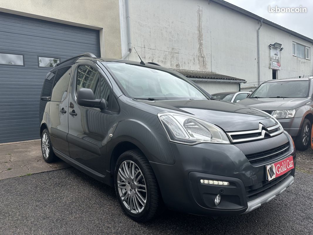 Citroën Berlingo 1.6 VTI 120ch XTR MultiSpace BVM5 / GPS Bluetooth / Moteur à Chaine / Carnet Disponible / Révisé et Garantie (image 4)