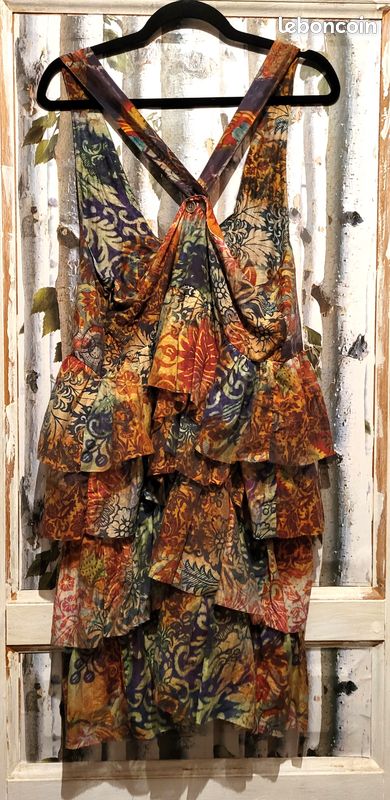 Robe fleurie multicolore longue sans manches