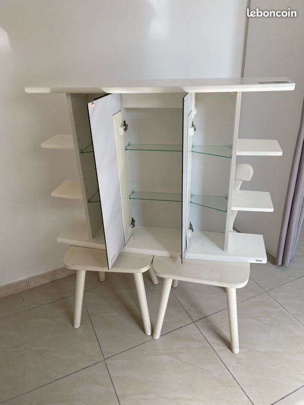 Armoire de Toilette / Meuble de Rangement Haut Salle de Bain Mural Suspendu avec 3 Portes Miroir + Éclairage - Très Bon État (image 8)