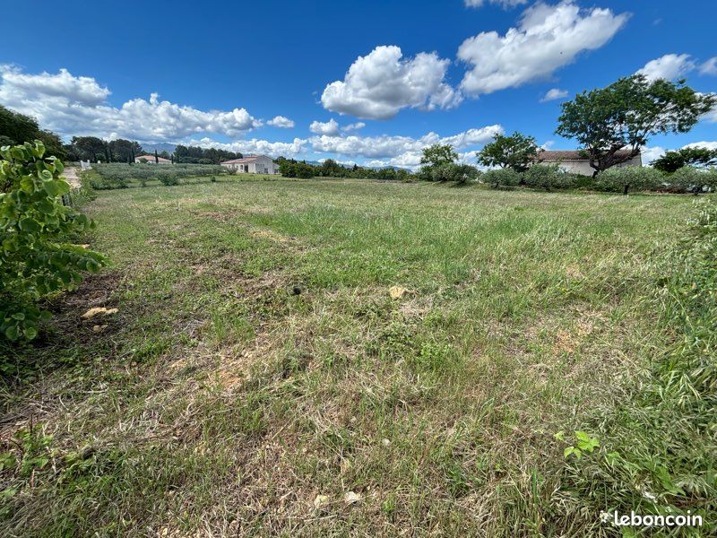 Terrain constructible de 1000m2 non divisible · à Aniane · 220 000 €