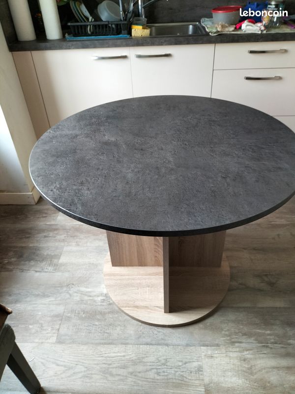 Vend table de cuisine ou salon (image 1)