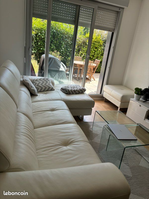 Canapé angle poltronesofa cuir avec pouf (image 1)