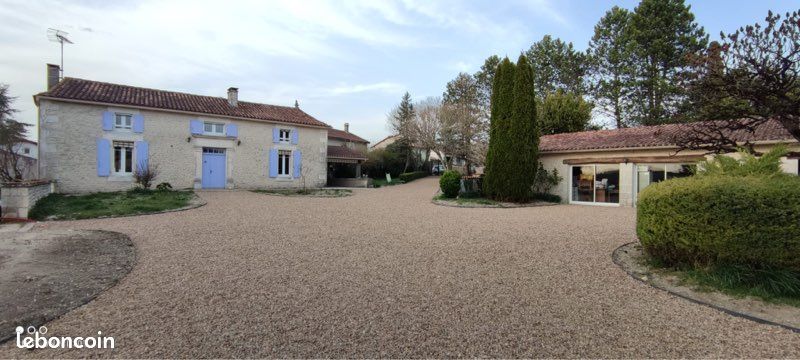 Maison 7 pièces 135 m² · à Montmoreau · 135 m² · 315 000 €