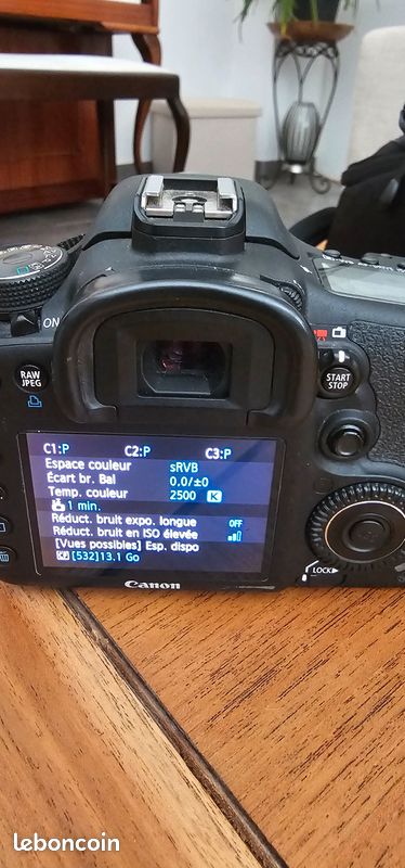 Canon EOS 7D + objectif Canon 18-200 IS + 3 batteries + sacoche – 18 085 déclenchements (image 5)