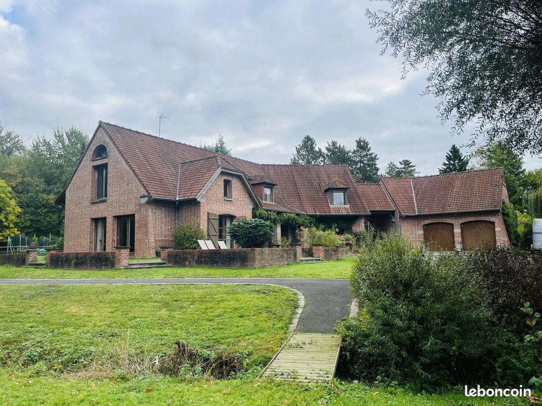 Maison 8 pièces 251 m² · à Condé-sur-l'Escaut · 251 m² · 520 000 €