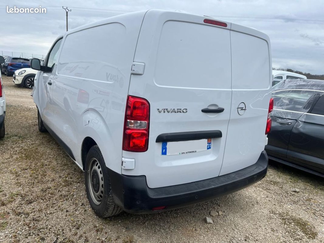 Opel Vivaro III 2.0 CDTi 145 "accidenté" (image 3)