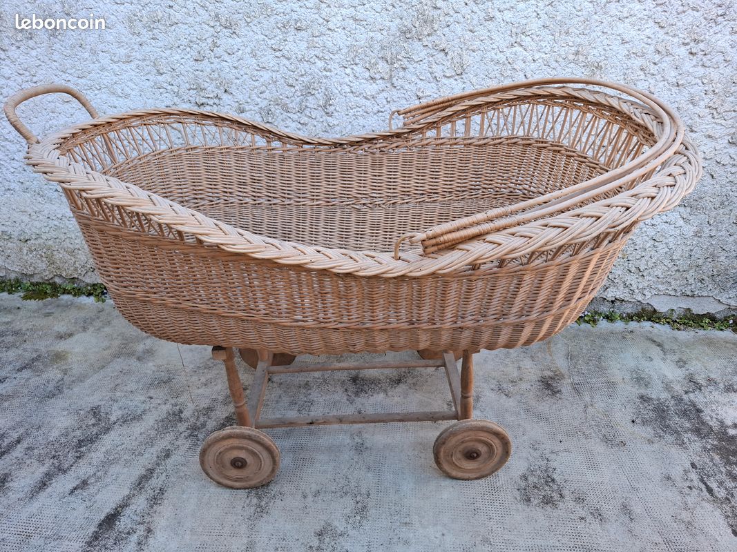Couffin pour poupée vintage Bébé Dort 1950 - eBay