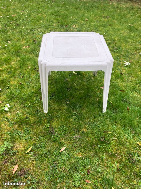 Mini table de jardin (image 1)