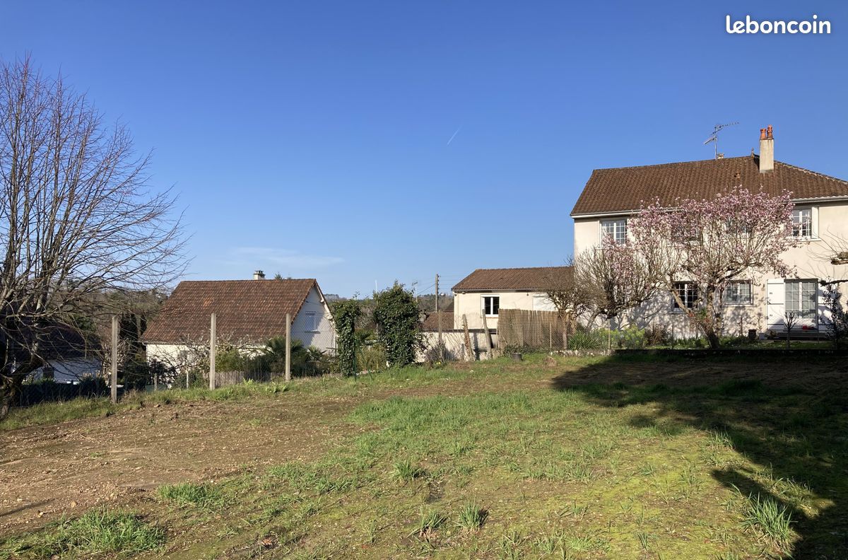 Terrain 326 m² · à Périgueux · 326 m² · 60 000 €